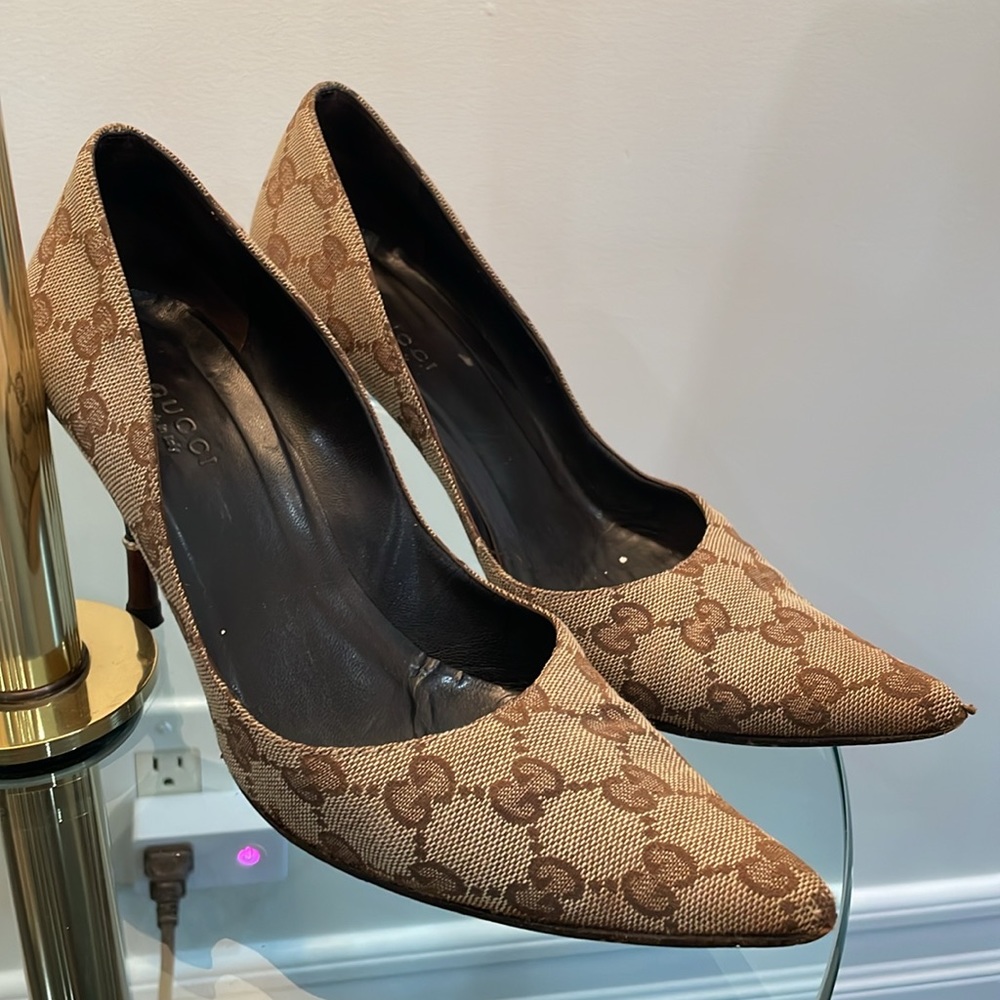 GUCCI MONOGRAM BAMBOO HEELED PUMPS - Picture 5 of 14